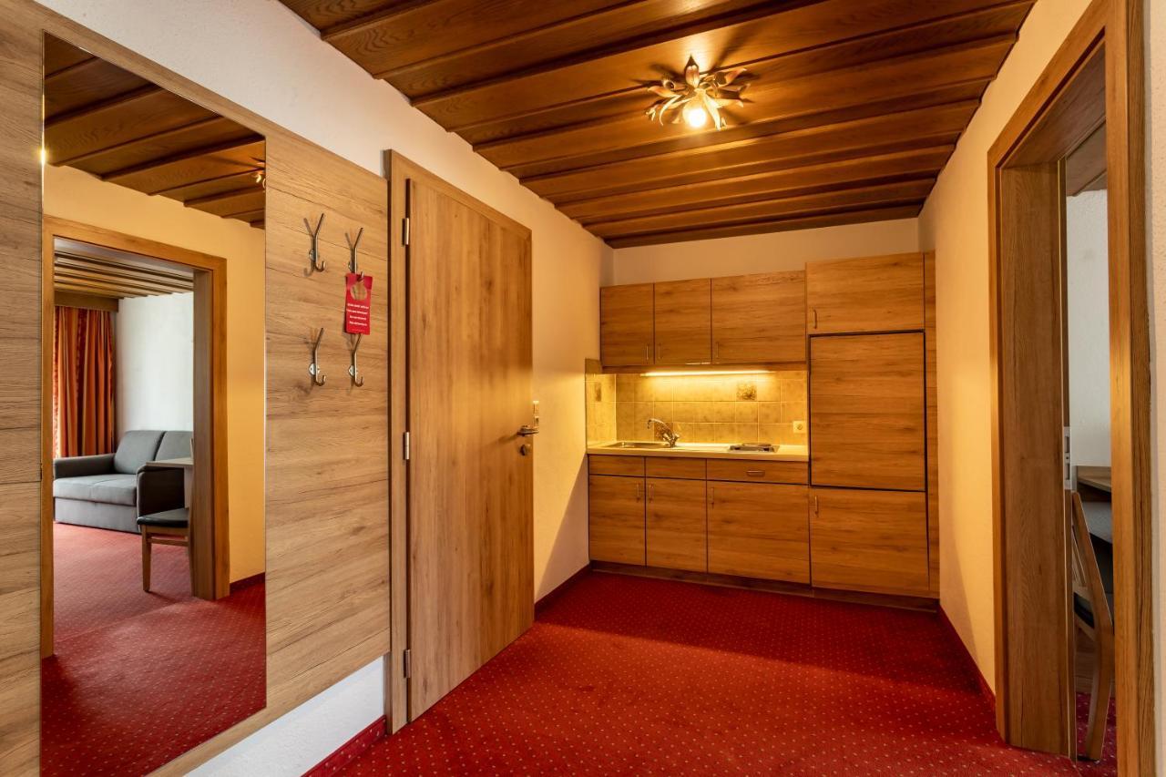 Kinderhotel Laerchenhof Obsteig Exterior photo
